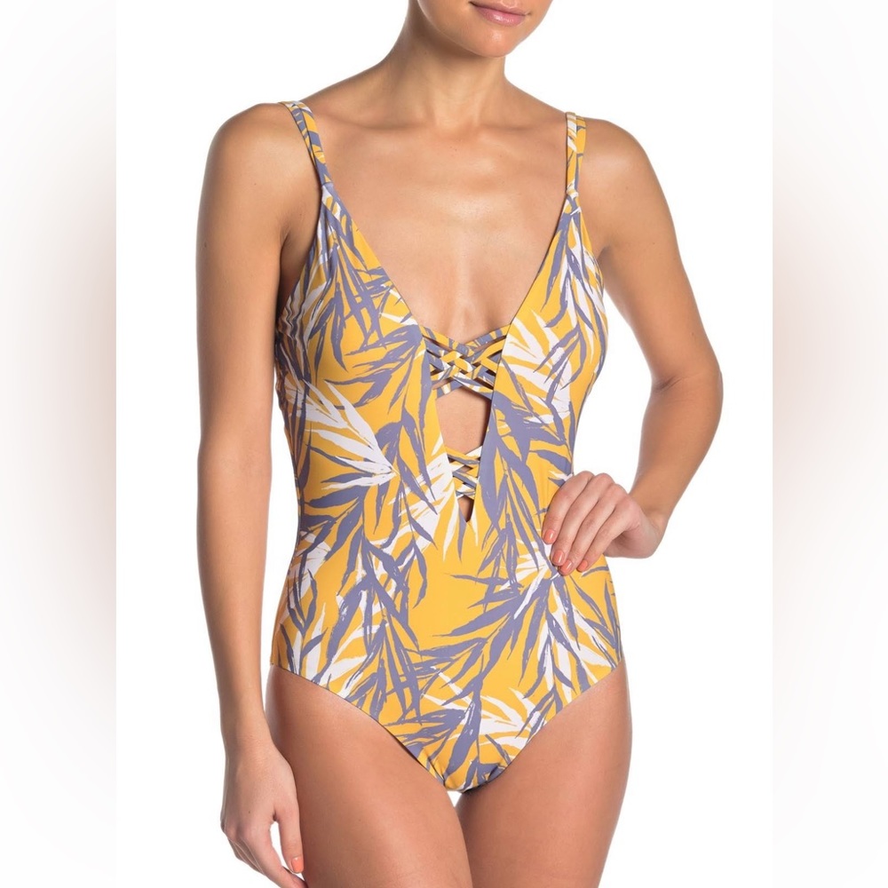 Red Carter Leaf Print  Swimsuit Women’s Size Small